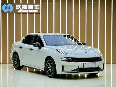 Lynk & Co 03