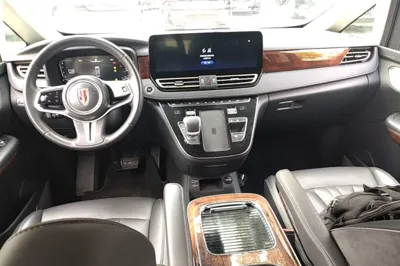 Hongqi HQ9
