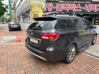 Kia Canival