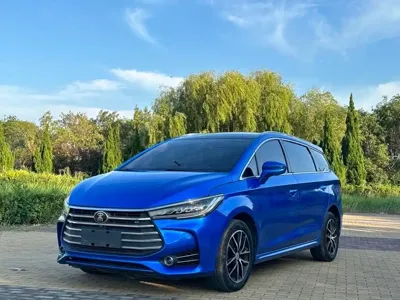 BYD MAX