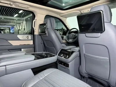 Lincoln Navigator