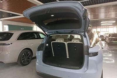 Li Auto Li Auto i8