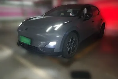 Lynk & Co Z20