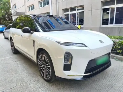 Nio ES8