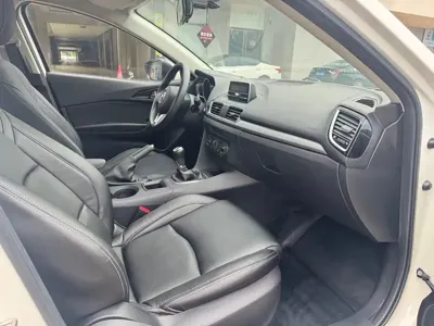 Mazda 3 Axela