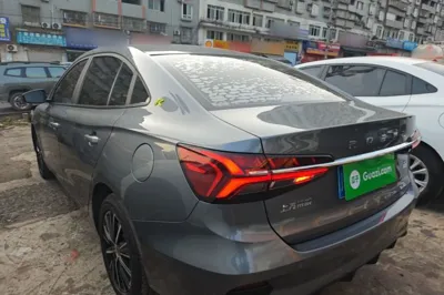 Roewe i5