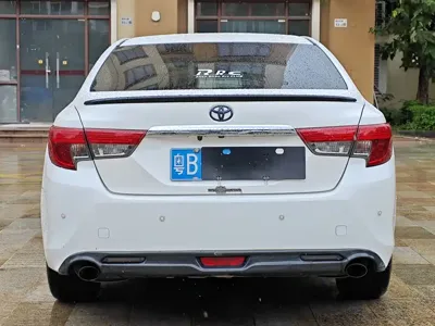 Toyota Reiz