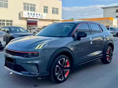 Lynk & Co 06