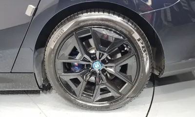 BMW i5