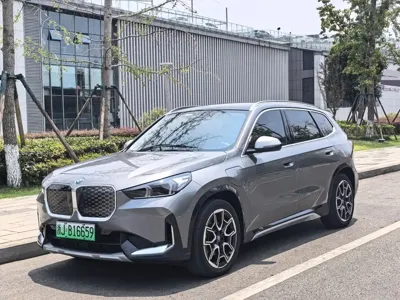 BMW iX1