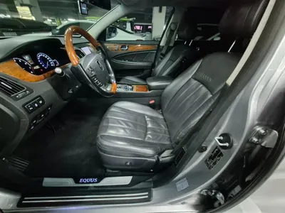 Hyundai Equus