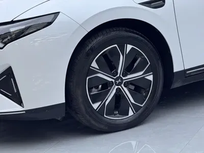 Xpeng P5