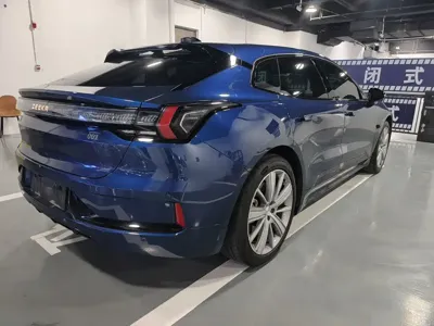 Zeekr 001