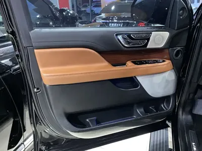 Lincoln Navigator