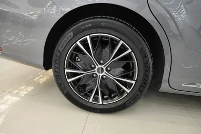 Roewe iMAX8
