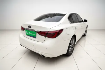 Infiniti Q50L