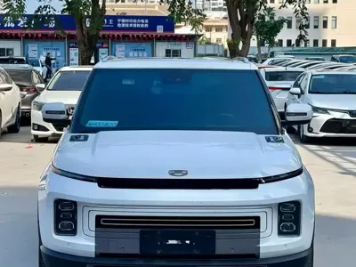 Geely ICON