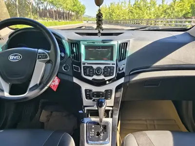 BYD Surui