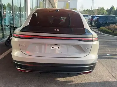 Nio EC6