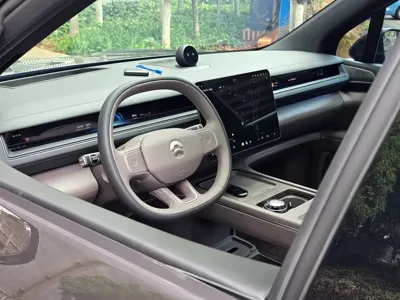 Nio ES8