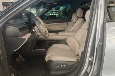 Nio ES8