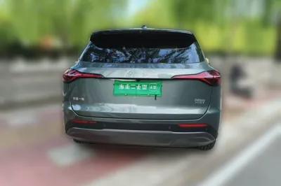 Hongqi HS6 PHEV
