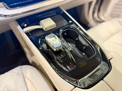 Volvo EM90