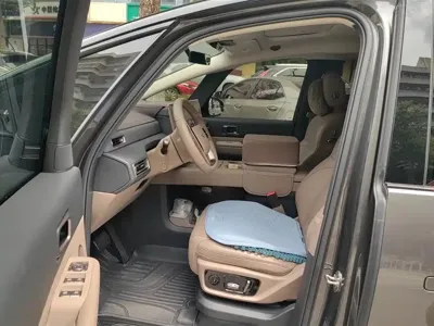 Li Auto Li MEGA