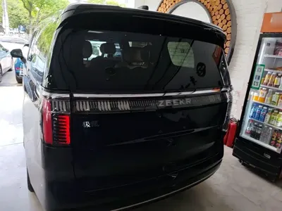 Zeekr 009