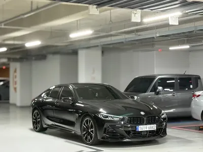BMW 8-Series