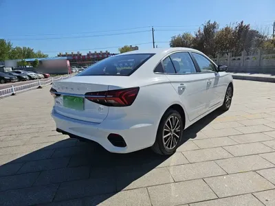 Roewe i5