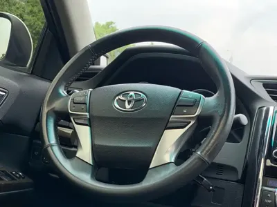 Toyota Reiz