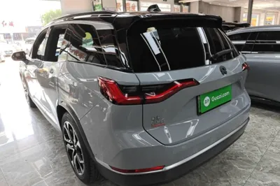 Nio ES8