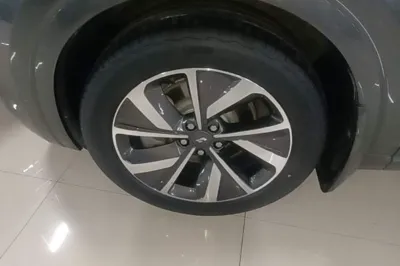 Li Auto ONE