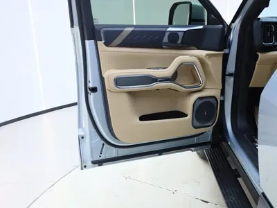 Fang Cheng Bao Leopard 8