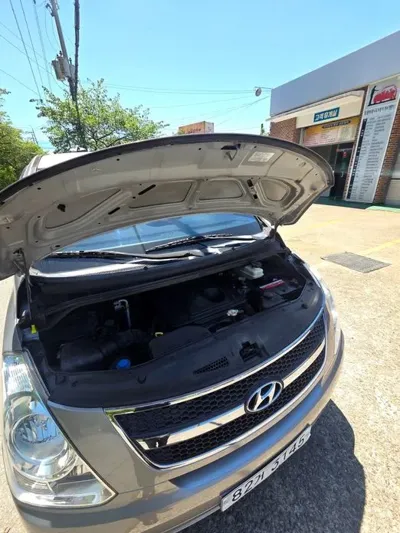 Hyundai Starex