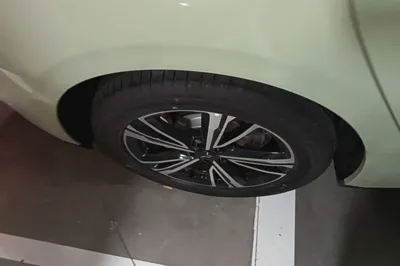 Hongqi EH7