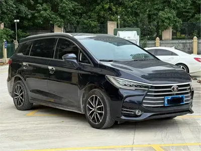 BYD MAX