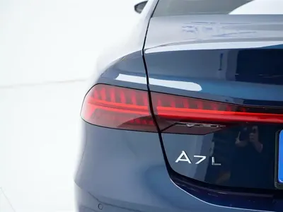 Audi A7L