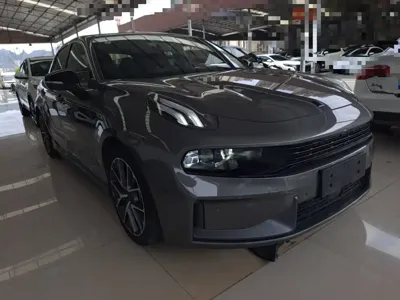 Lynk & Co 03