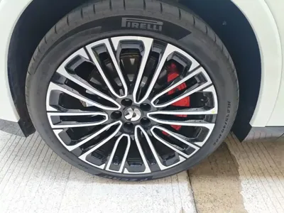 Nio ES8