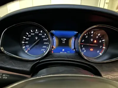 Maserati Quattroporte