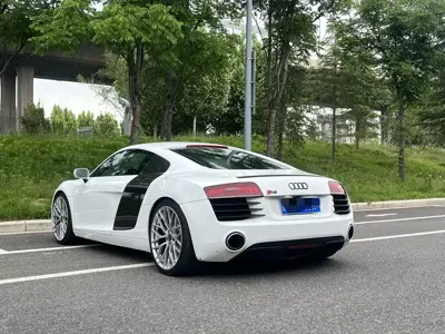 Audi R8