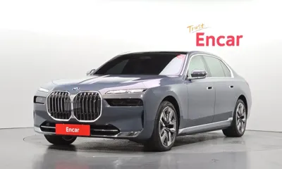 BMW i7