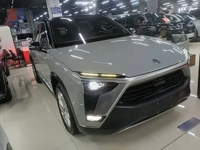 Nio ES8