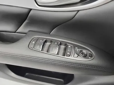 Infiniti M
