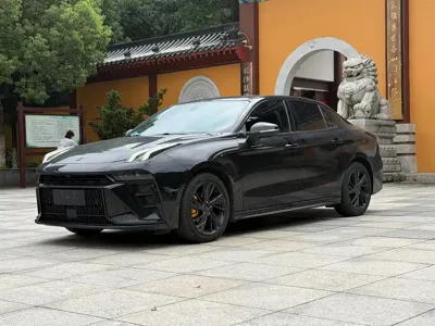 Lynk & Co 03