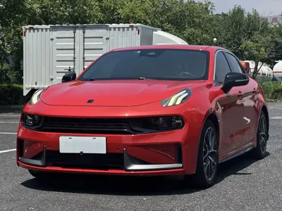 Lynk & Co 03