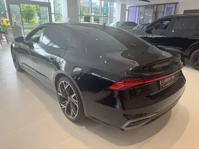 Audi A7L