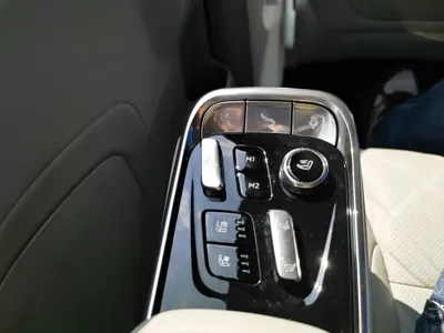 Volvo EM90